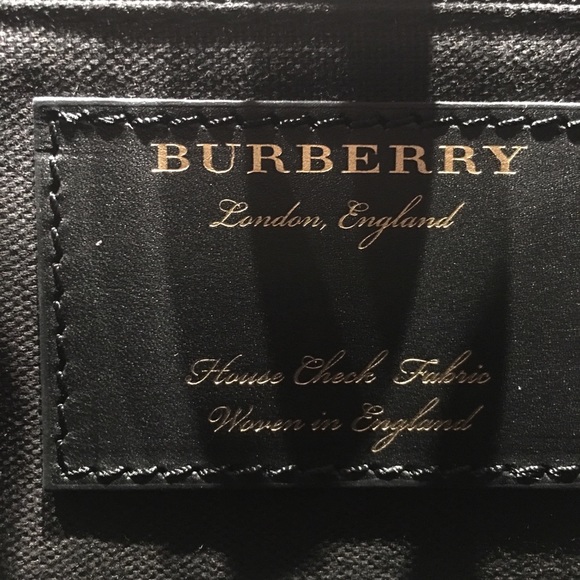 COPY - Authentic Burberry Banner bag in Fuchsia - Picture 7 of 8